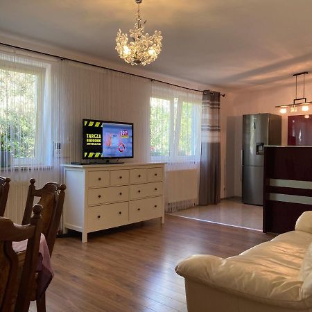 Dom Chotomow Apartment Bagian luar foto