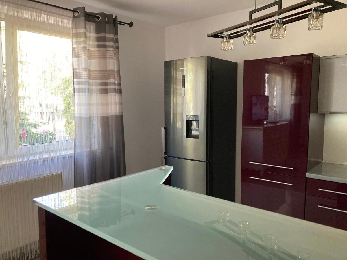 Dom Chotomow Apartment Bagian luar foto