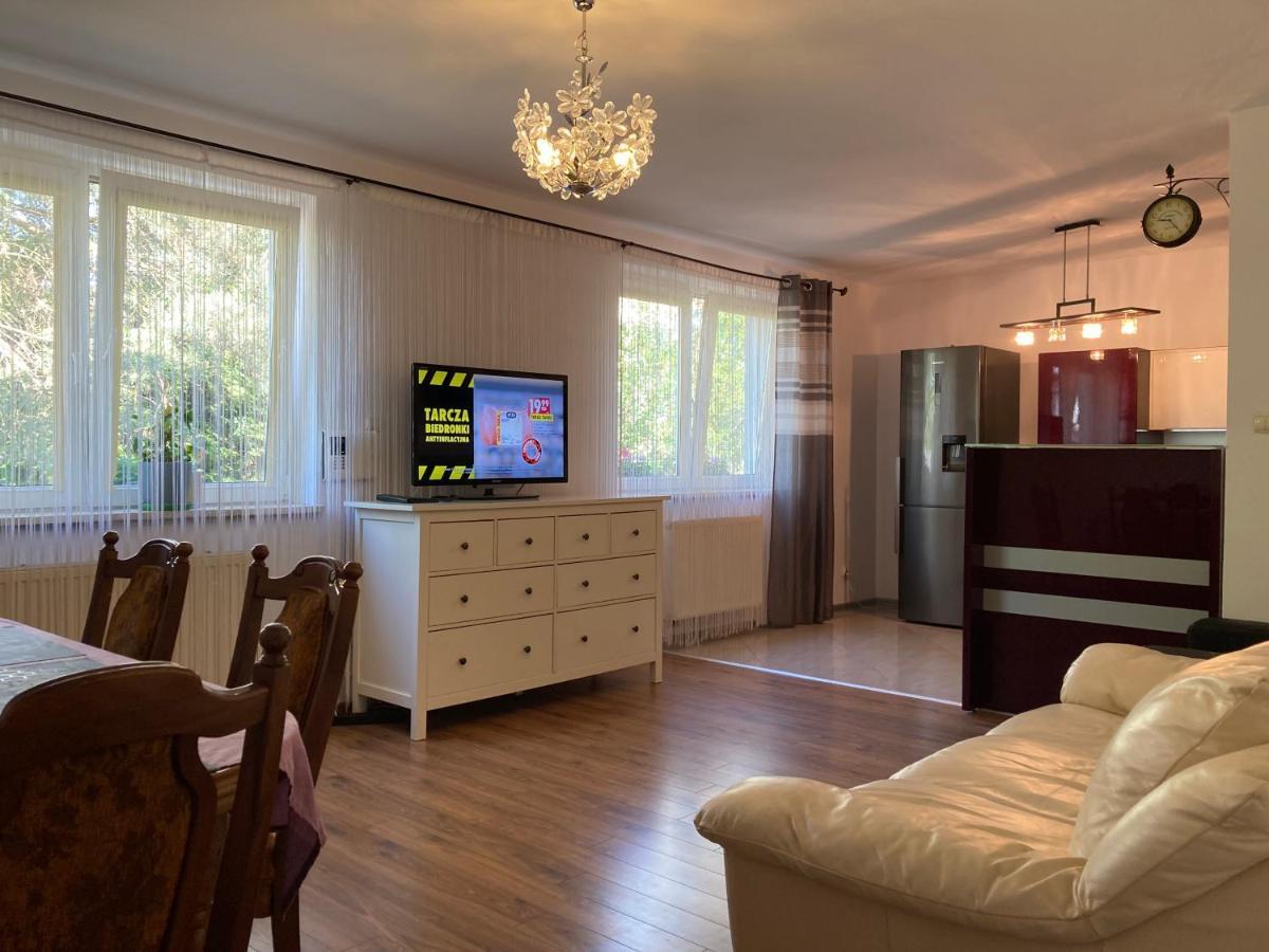Dom Chotomow Apartment Bagian luar foto